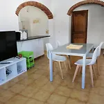 Carolina Locdenia Villa